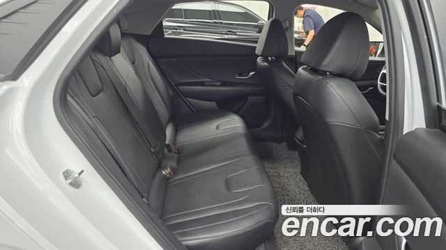 Hyundai Elantra, снимка 11 - Автомобили и джипове - 56082550