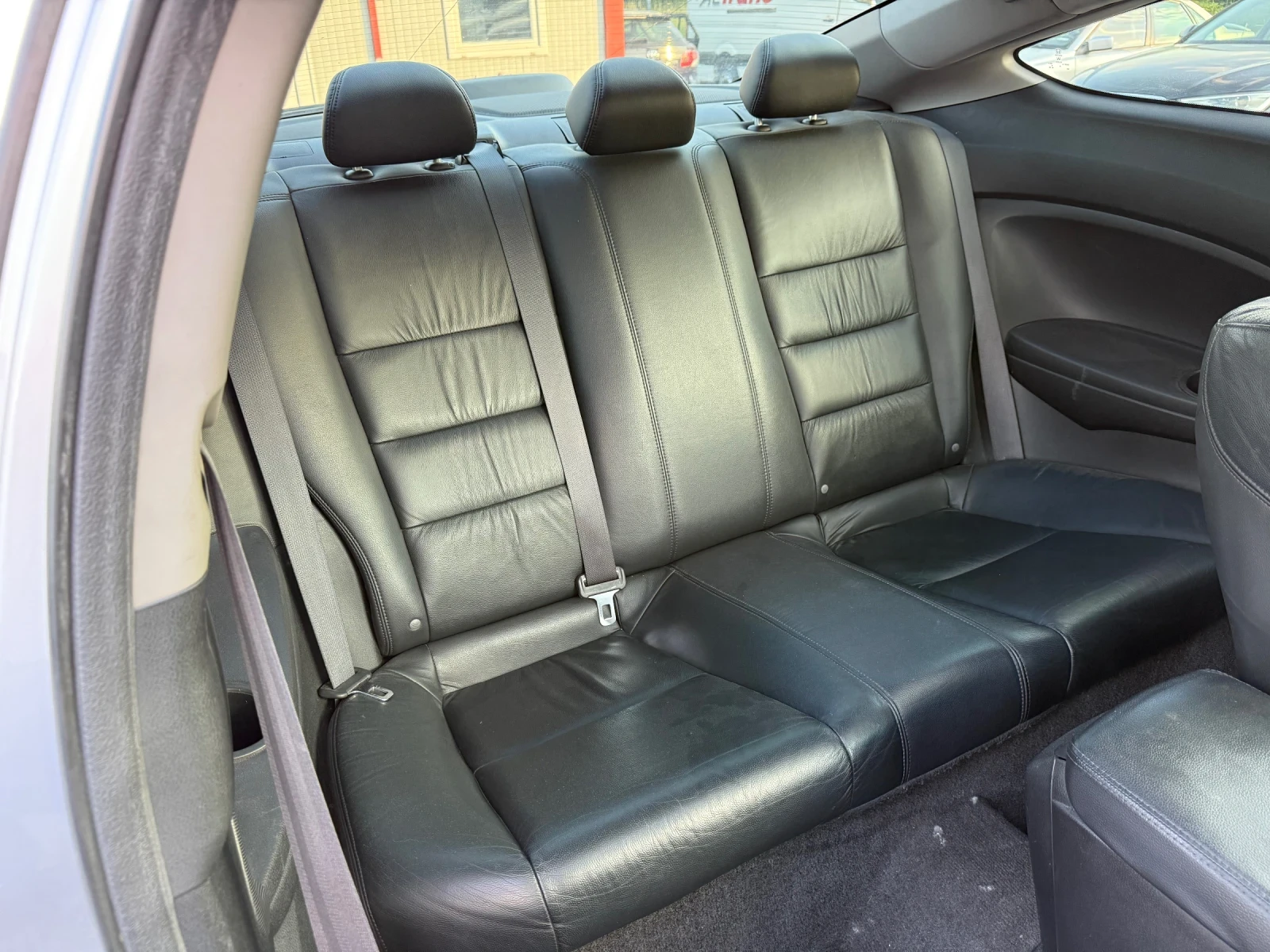 Honda Accord Coupe 2.4 i-VTEC(201 кс)Hави/Камера/Bluetooth/Кожа | Mobile.bg — изображение 13