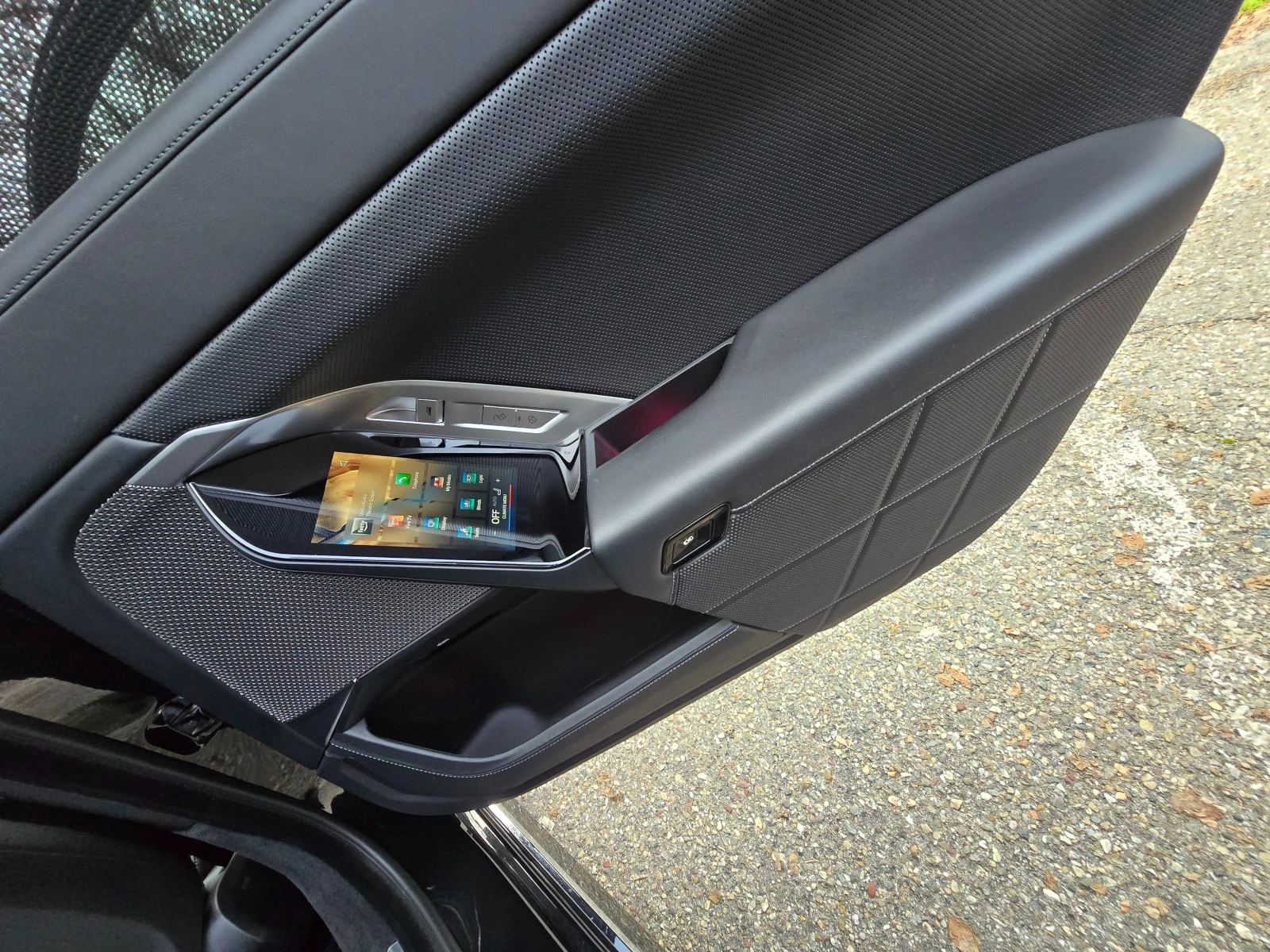 BMW i7 xDrive60, HUD, Theater | Mobile.bg   16