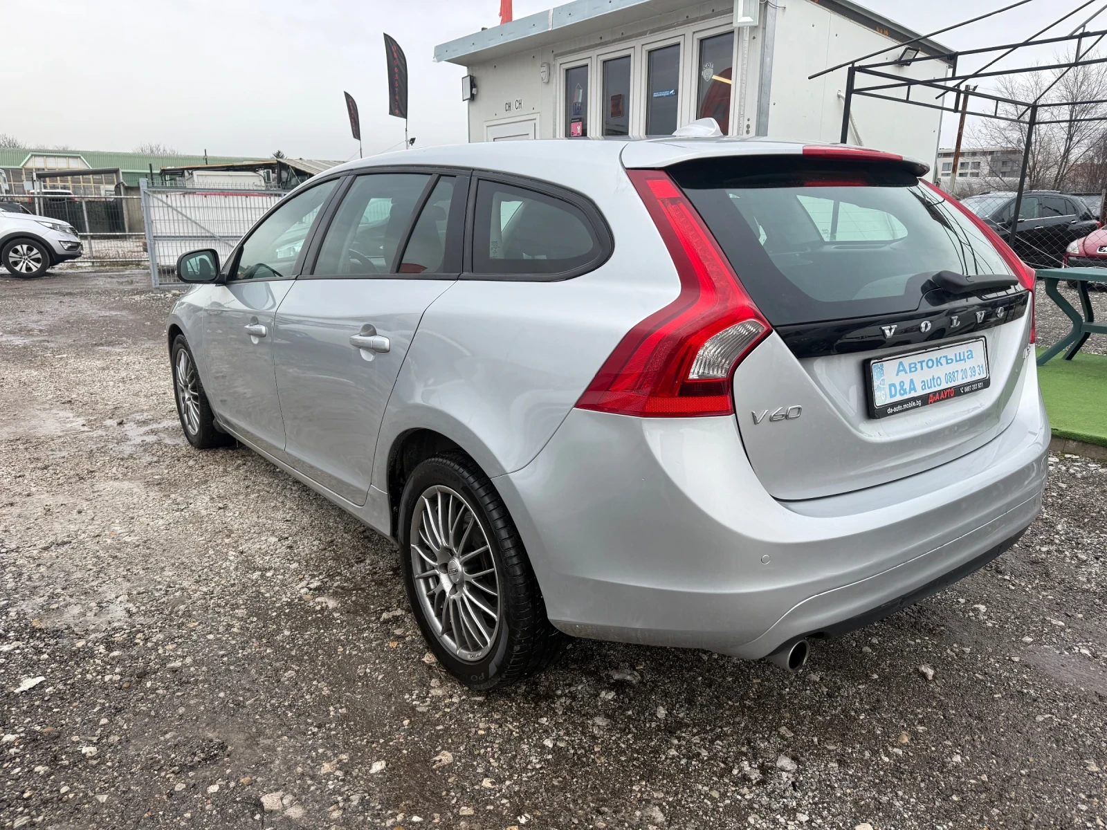 Volvo V60 2.0D3 136коня - изображение 7