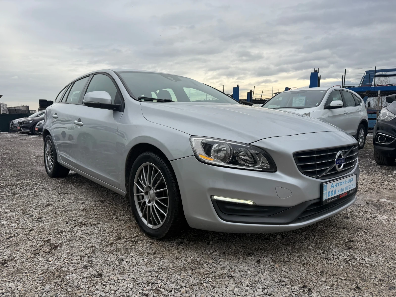 Volvo V60 2.0D3 136коня - изображение 3