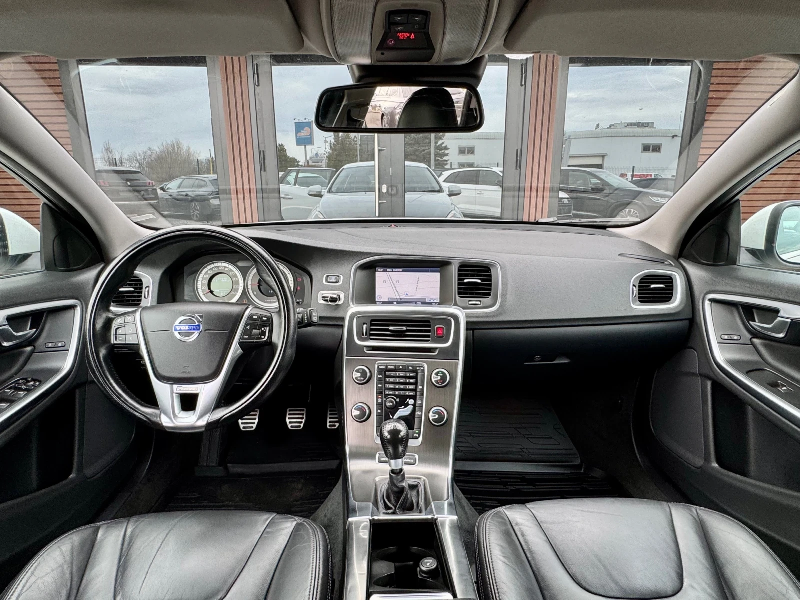 Volvo V60 2.0 R DESIGN - изображение 10