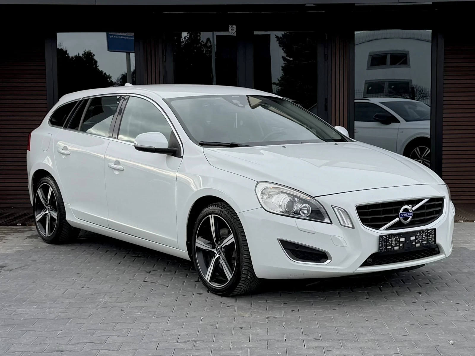 Volvo V60 2.0 R DESIGN | Mobile.bg � ����������� 1