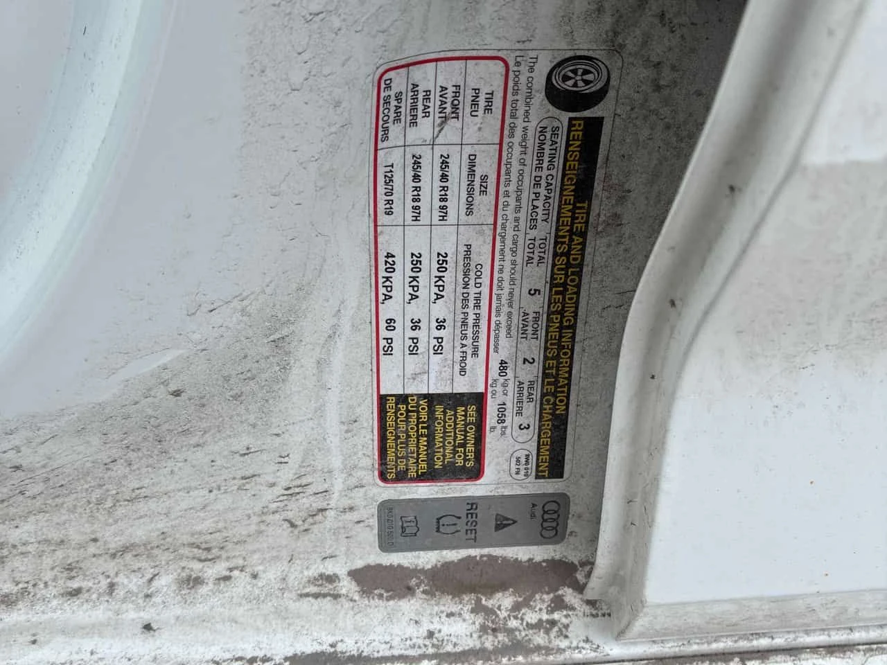 Audi A4  Komfort /CARFAX/Панорама/Памет/Подгрев/Клип, снимка 11 - Автомобили и джипове - 53728711