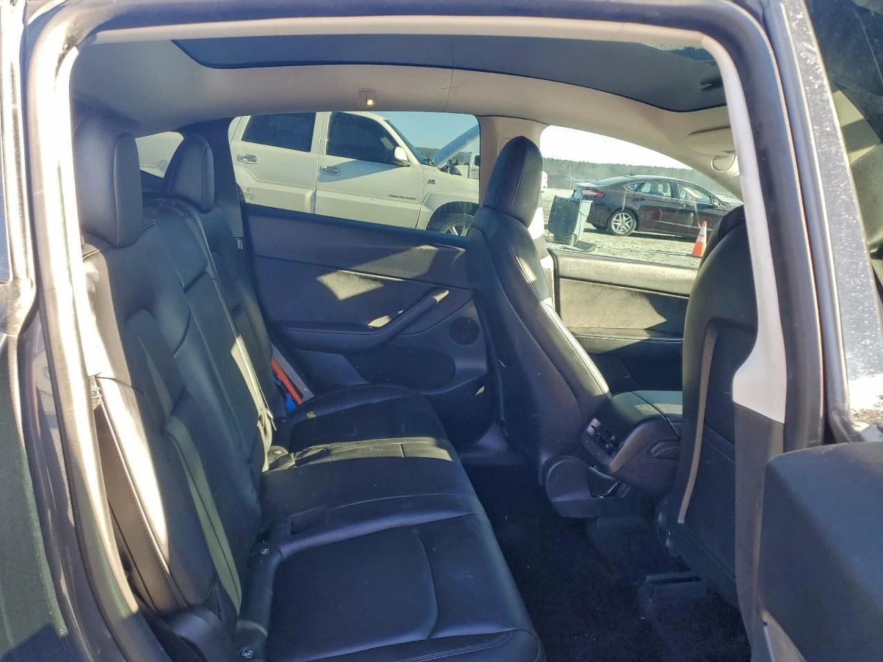 Tesla Model Y, снимка 10 - Автомобили и джипове - 53916905