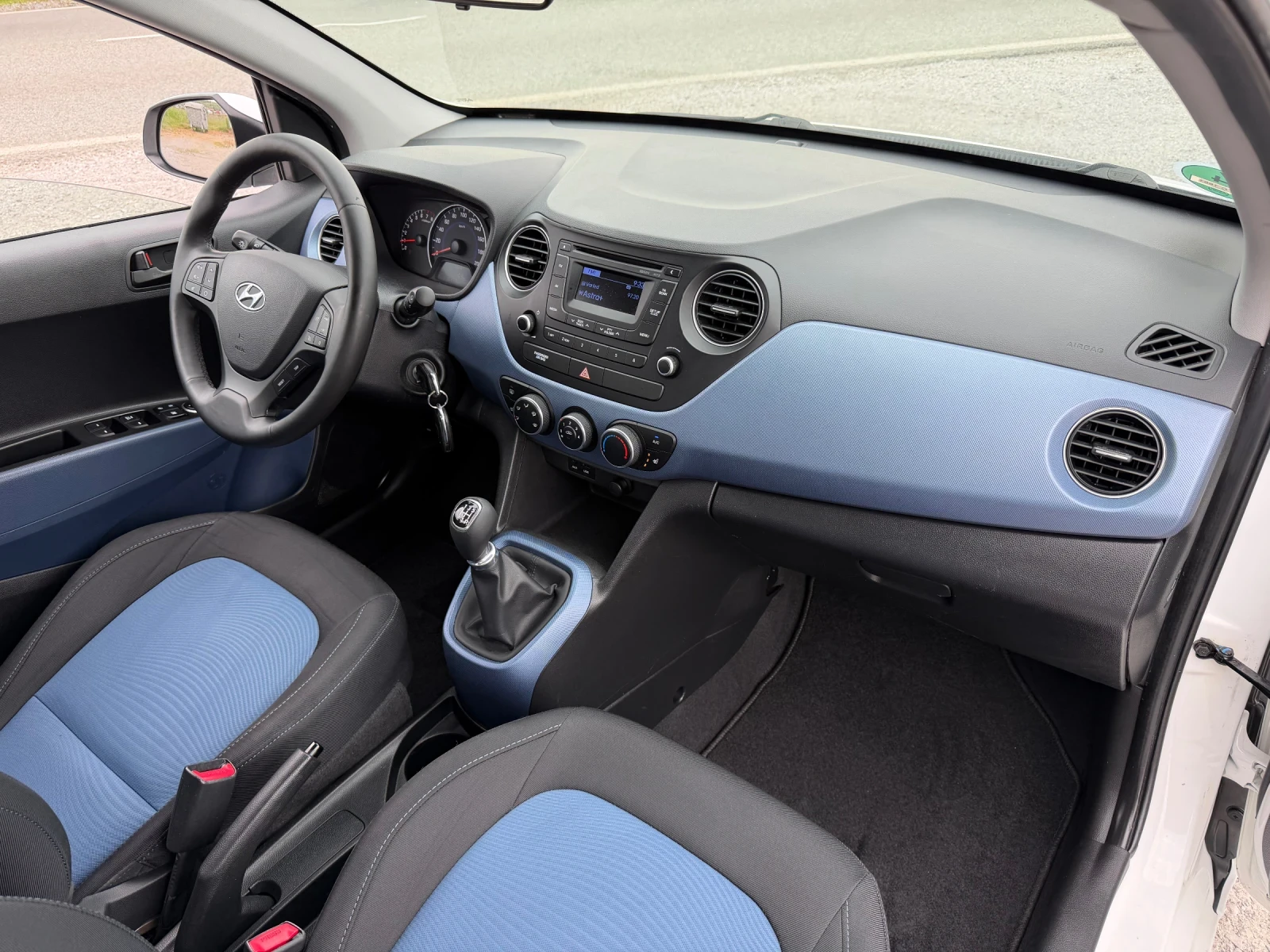 Hyundai I10 1.0i TUV COC SERVICE BOOK, снимка 15 - Автомобили и джипове - 54448840