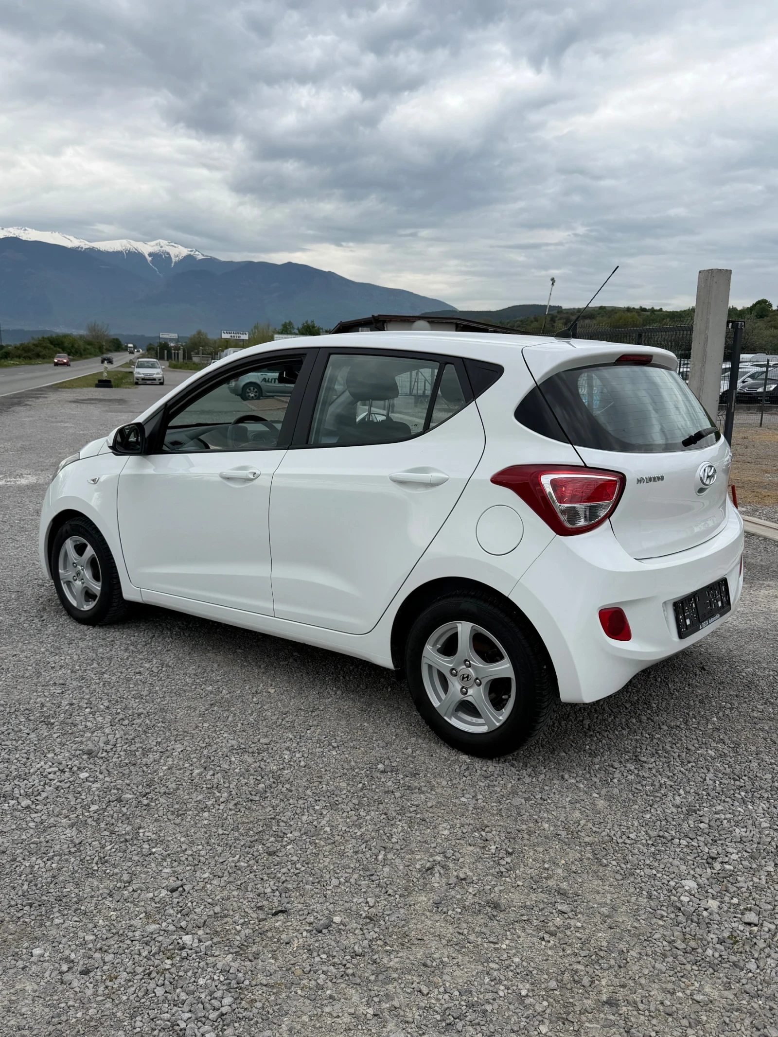 Hyundai I10 1.0i TUV COC SERVICE BOOK, снимка 8 - Автомобили и джипове - 54448840