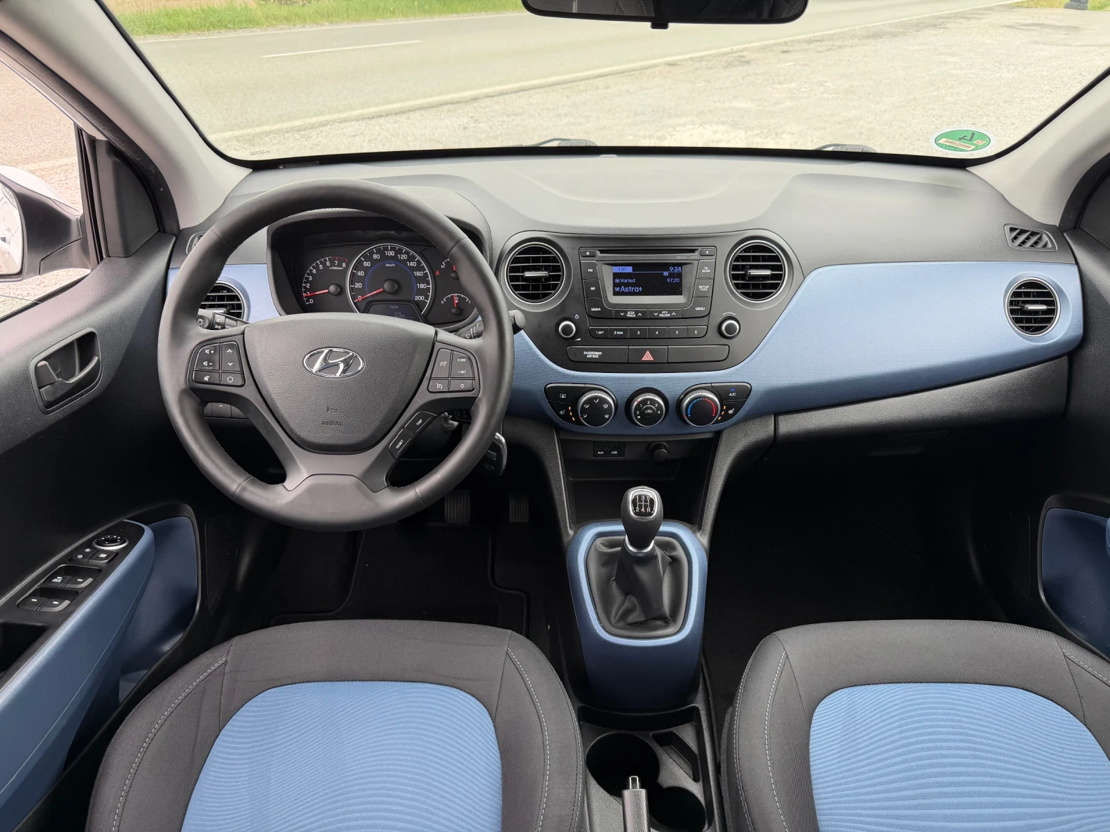 Hyundai I10 1.0i TUV COC SERVICE BOOK, снимка 11 - Автомобили и джипове - 54448840