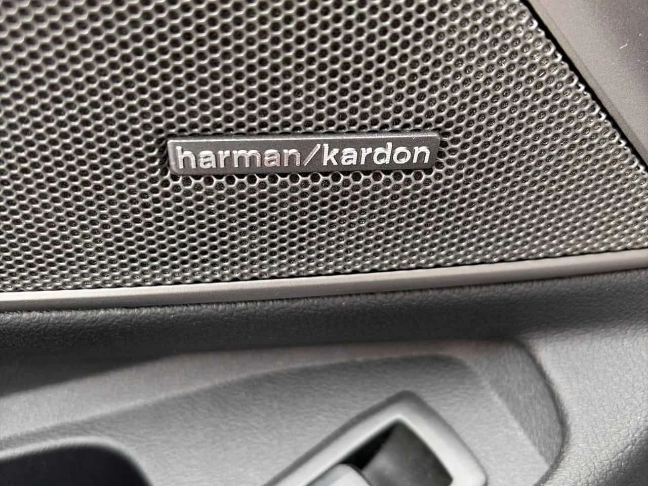 BMW M3  РЪЧКА | CARBON | FULL | HEAD-UP | HARMAN KARDON , снимка 12 - Автомобили и джипове - 54737336