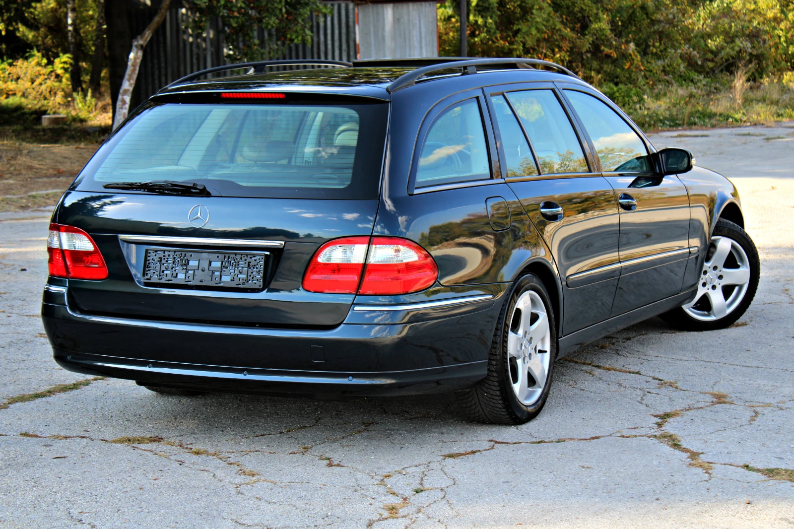 Mercedes-Benz E 500 V8 4-matic Distronic Швейцария, снимка 2 - Автомобили и джипове - 54971954