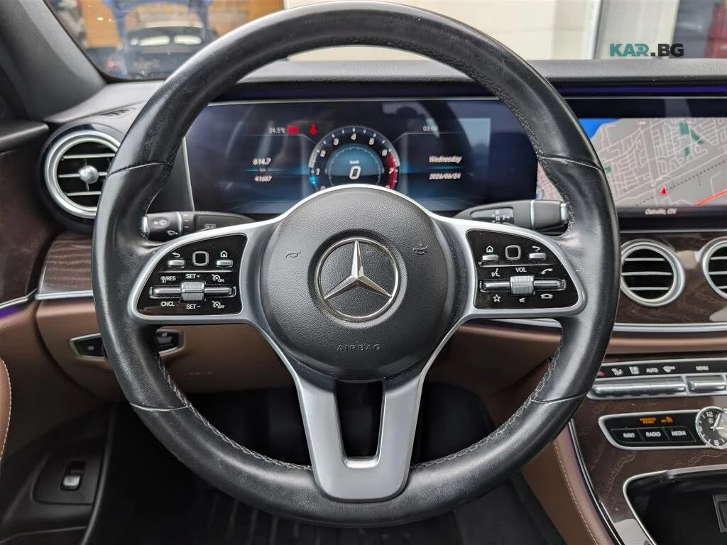 Mercedes-Benz E 350 * AWD * PANORAMA * Автокредит (Цена до България), снимка 11 - Автомобили и джипове - 55089857