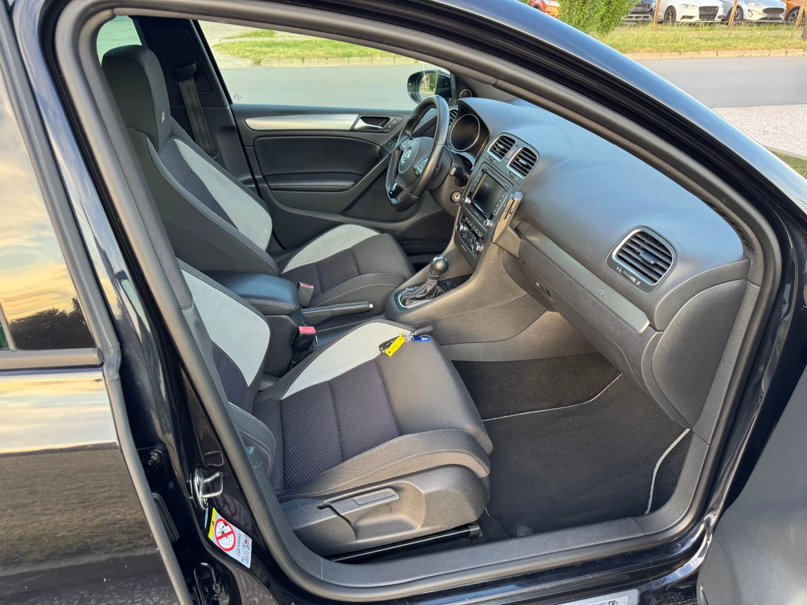 VW Golf Golf R 4x4 DSG Top, снимка 8 - Автомобили и джипове - 55179893
