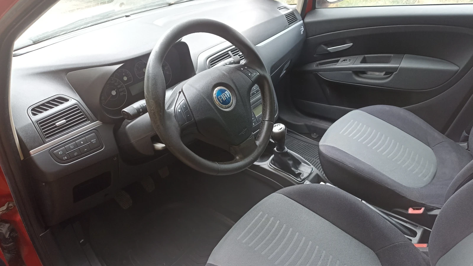 Fiat Punto MultiJet, снимка 5 - Автомобили и джипове - 55192205