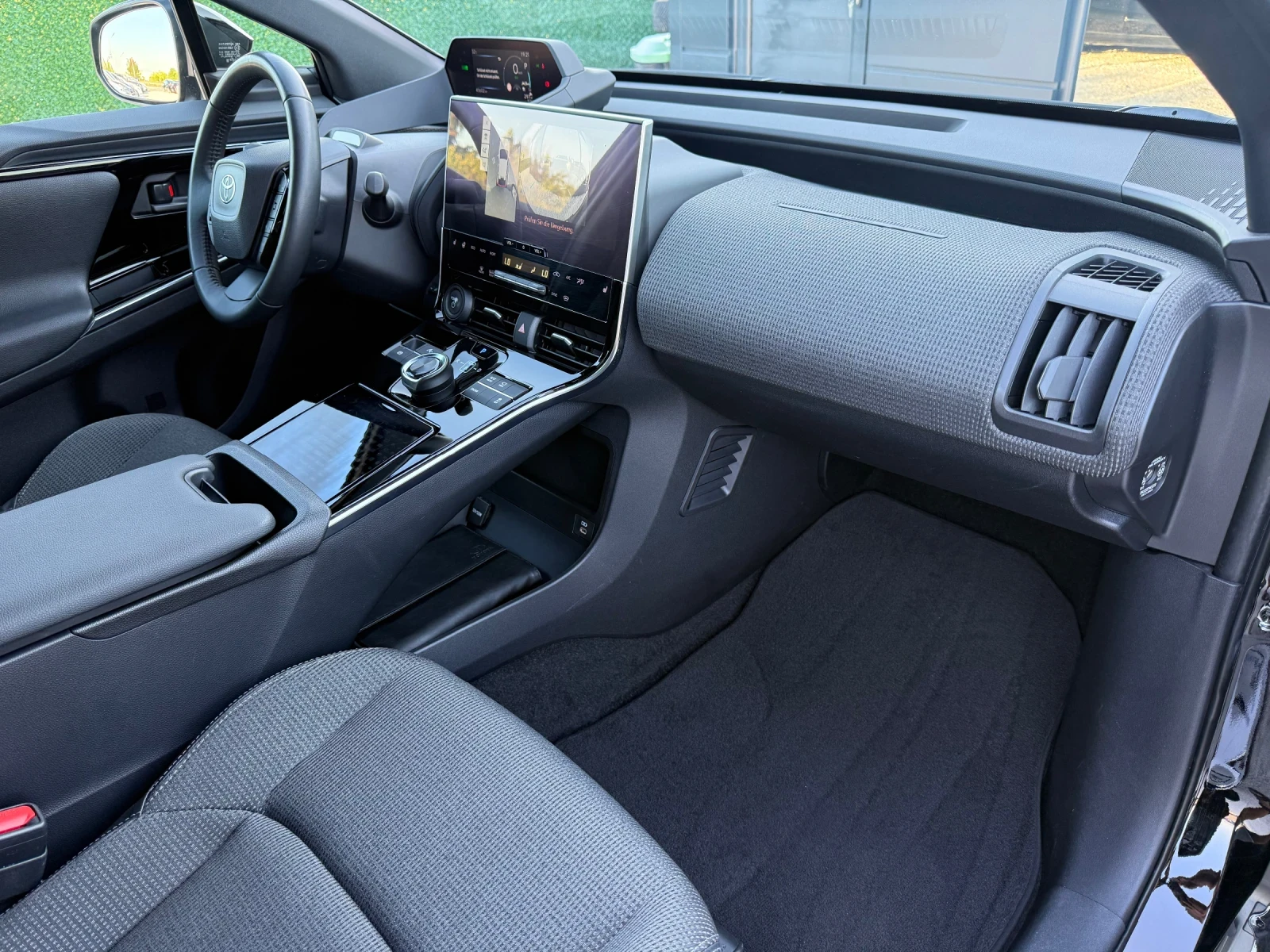 Toyota bZ4X Подгрев, 360 камера, , снимка 14 - Автомобили и джипове - 55477783