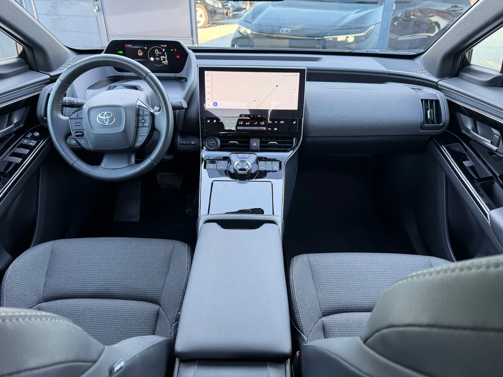 Toyota bZ4X Подгрев, 360 камера, , снимка 13 - Автомобили и джипове - 55477783