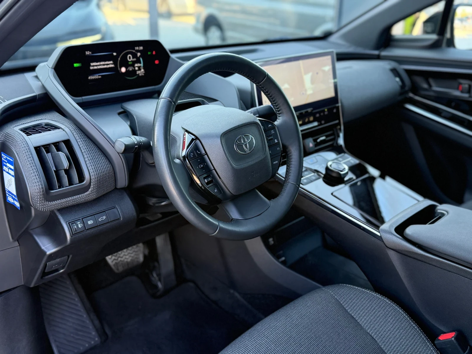 Toyota bZ4X Подгрев, 360 камера, , снимка 9 - Автомобили и джипове - 55477783