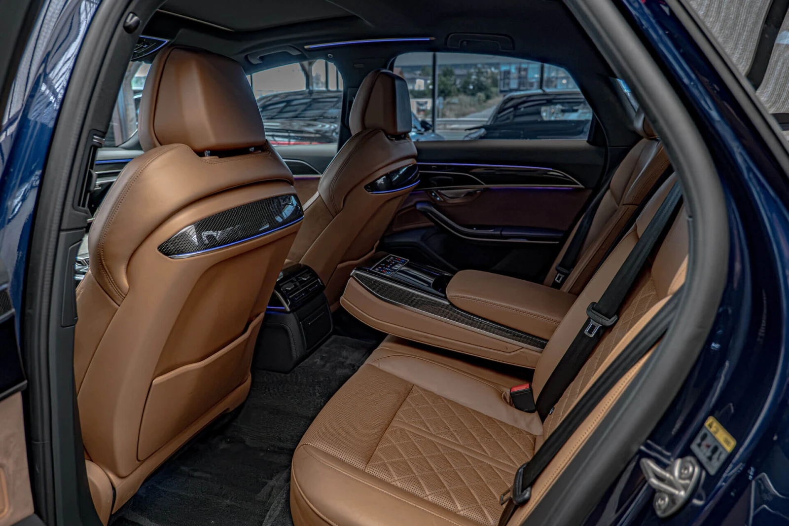 Audi S8 4.0TFSI/Bang&Olufsen/Карбон/Quattro/Обдухване/Каме, снимка 8 - Автомобили и джипове - 55611108