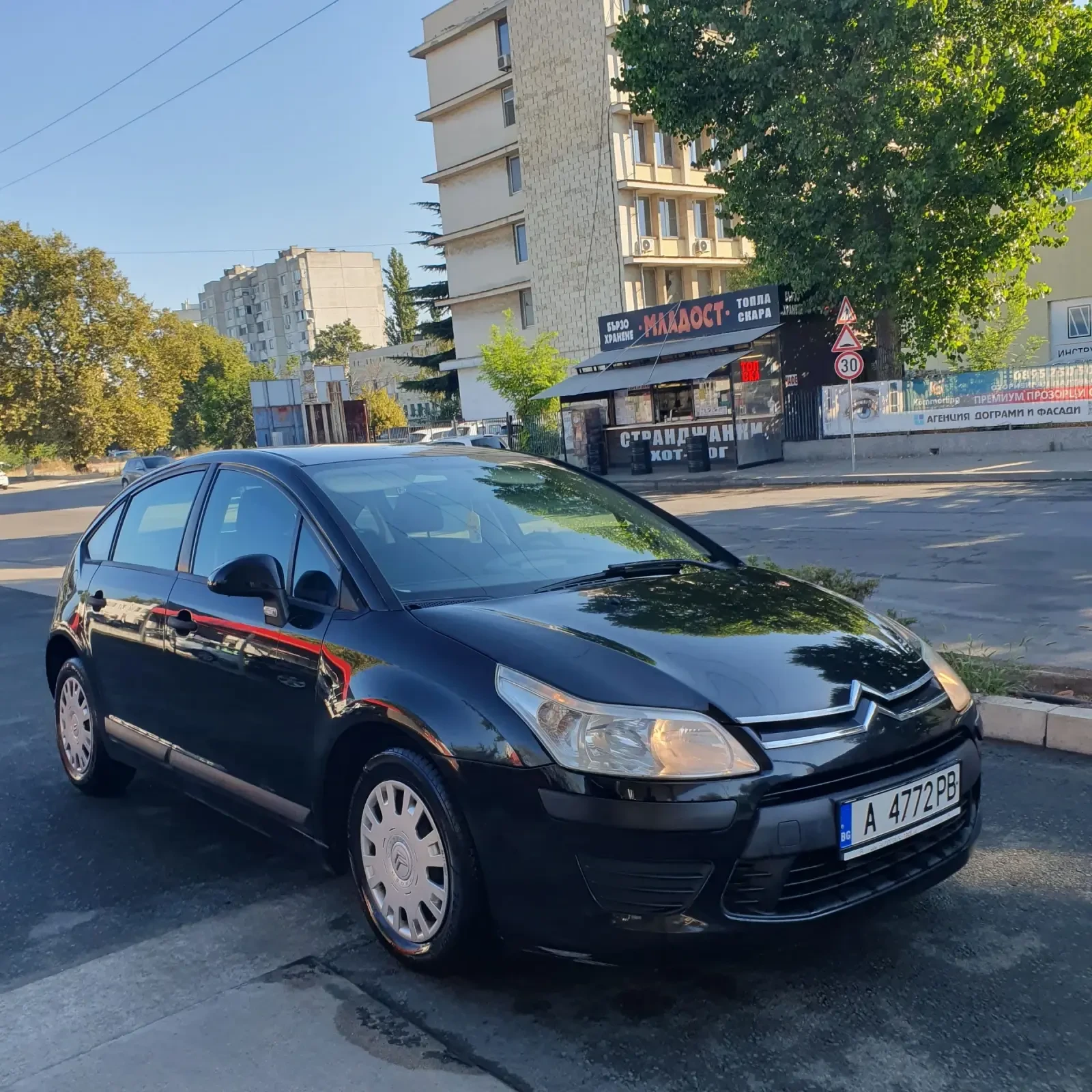 Citroen C4 1.4i Газ/Бензин, снимка 6 - Автомобили и джипове - 55698627