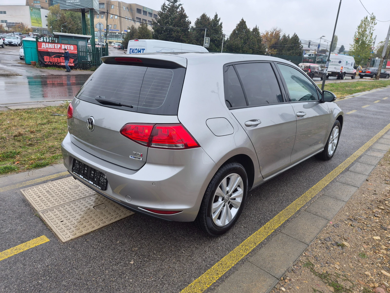 VW Golf 1.6D АВТОМАТ, снимка 7 - Автомобили и джипове - 56732919