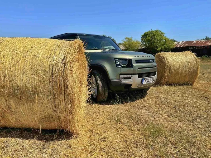 Land Rover Defender 2.0 First Edition, снимка 4 - Автомобили и джипове - 46804804