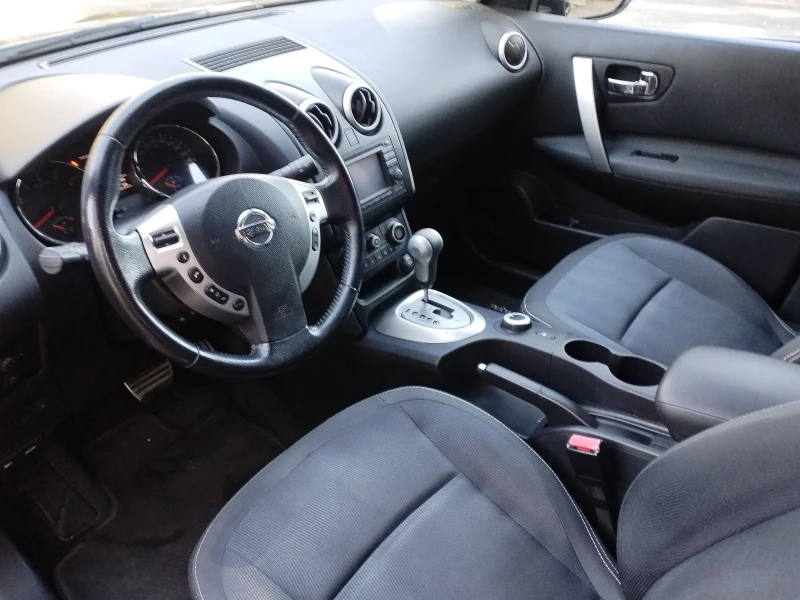 Nissan Qashqai, снимка 15 - Автомобили и джипове - 47754181