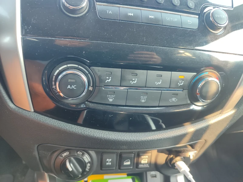 Nissan Navara 2.3 , снимка 3 - Автомобили и джипове - 51022132