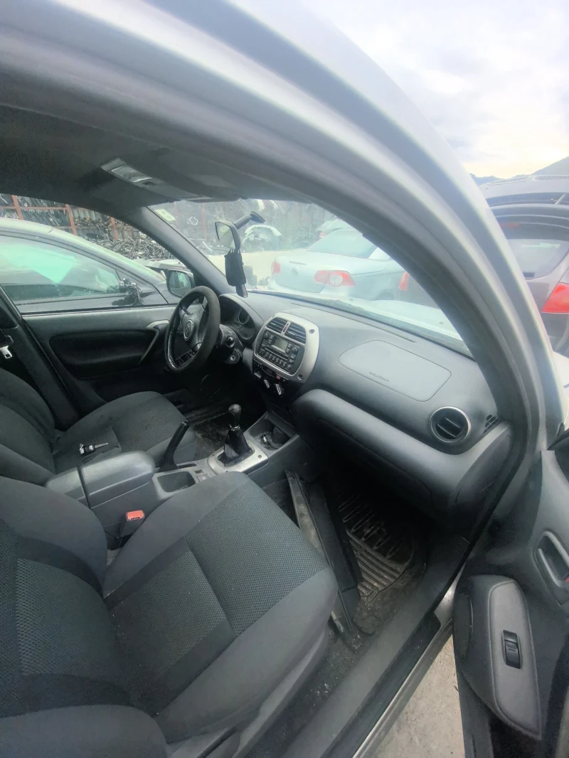 Toyota Rav4 2.0 D, снимка 4 - Автомобили и джипове - 51686176