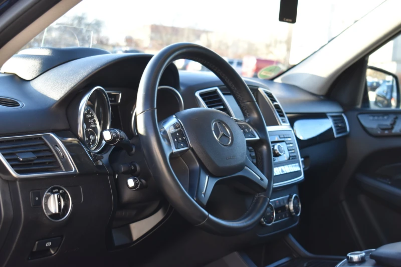 Mercedes-Benz ML 350 AMG* HEAD-UP* ВАКУУМ* DISSTRONIC, снимка 9 - Автомобили и джипове - 53112378