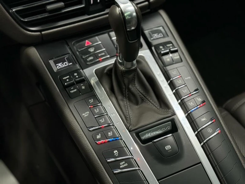 Porsche Macan 2019* S AWD* BOSE* LANE ASSSIT* ОБДУХ* ЩОРИ* PANO*, снимка 8 - Автомобили и джипове - 53593534
