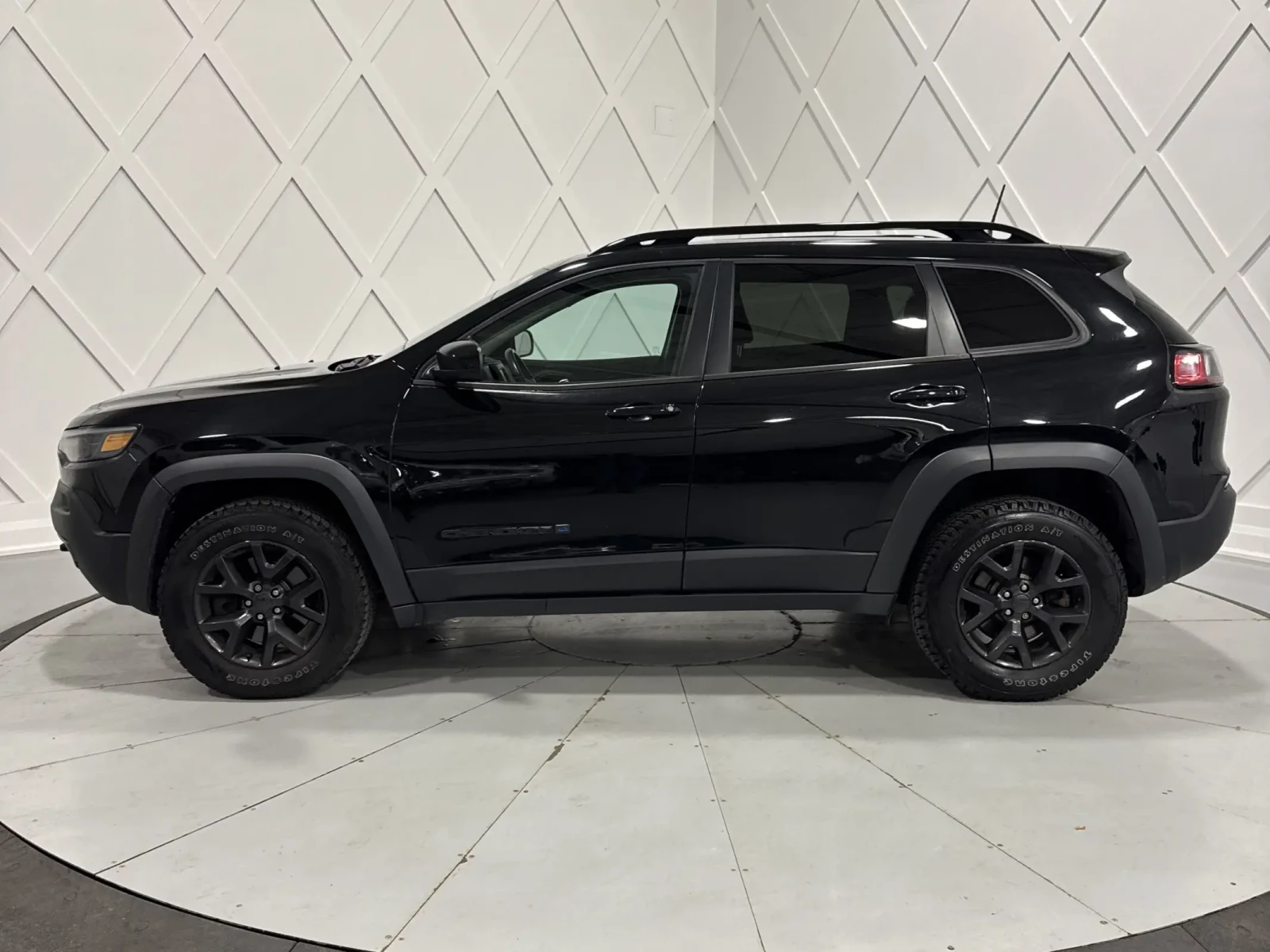 Jeep Cherokee * Upland* * АвтоКредит*  - изображение 2