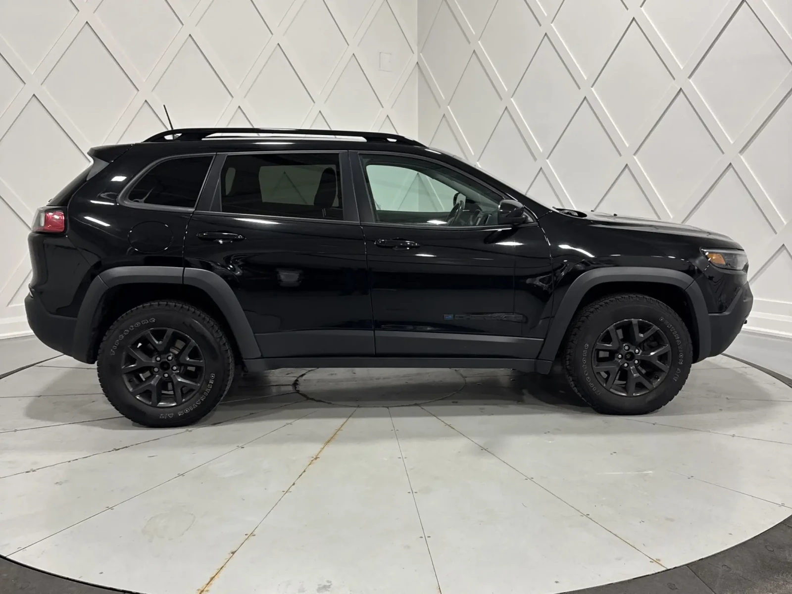 Jeep Cherokee * Upland* * АвтоКредит*  - изображение 3