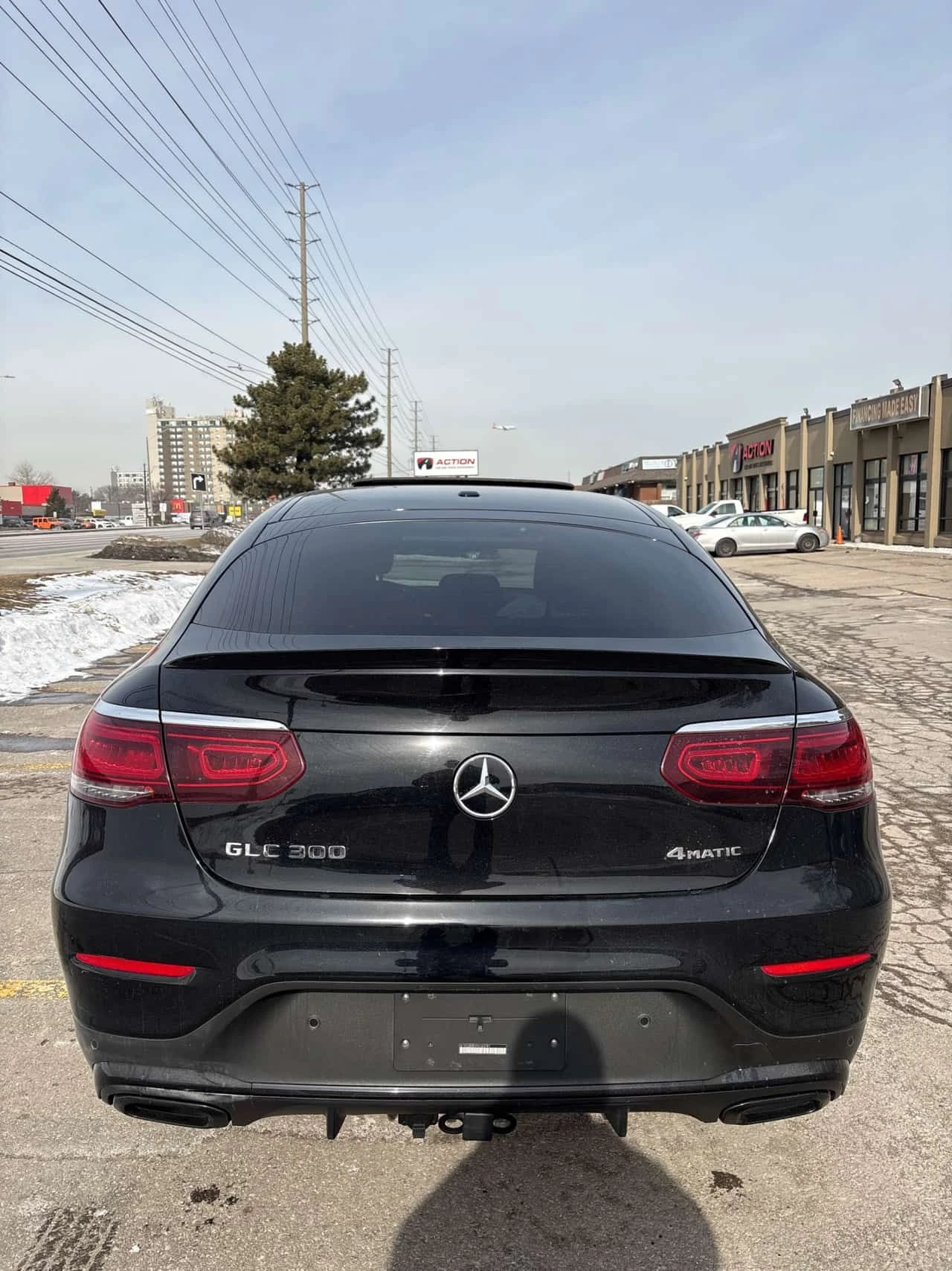 Mercedes-Benz GLC 300 * 4MATIC* КУПЕ* DISTRONIC* 360KAМЕРИ* ПАНОРАМА*  - изображение 4