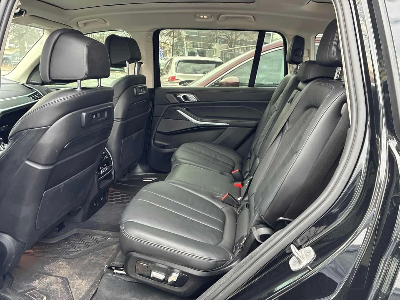 BMW X7  xDrive40i | DIGITAL | 360 | CARFAX, снимка 11 - Автомобили и джипове - 53820410