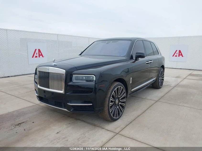 Rolls-Royce Cullinan Lemon Yellow Interior, снимка 3 - Автомобили и джипове - 54369082