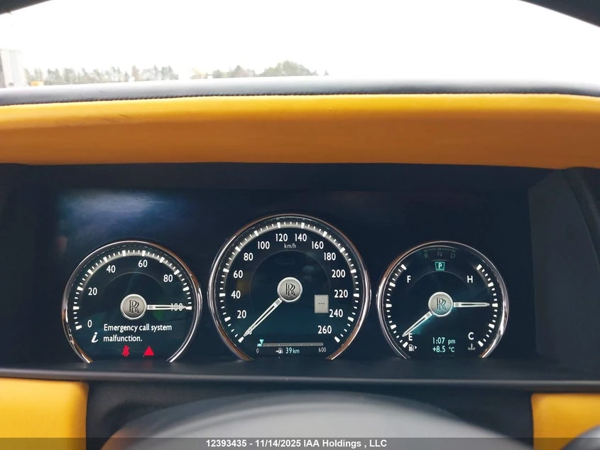 Rolls-Royce Cullinan Lemon Yellow Interior, снимка 9 - Автомобили и джипове - 54369082