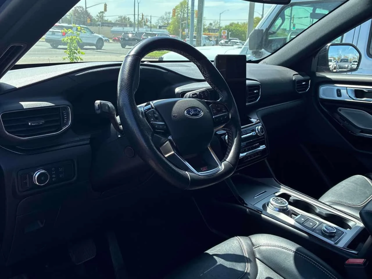 Ford Explorer * ST * 7 МЕСТЕН * 360 * ПРЕДСТАВИТЕЛСТВО, снимка 5 - Автомобили и джипове - 54642447