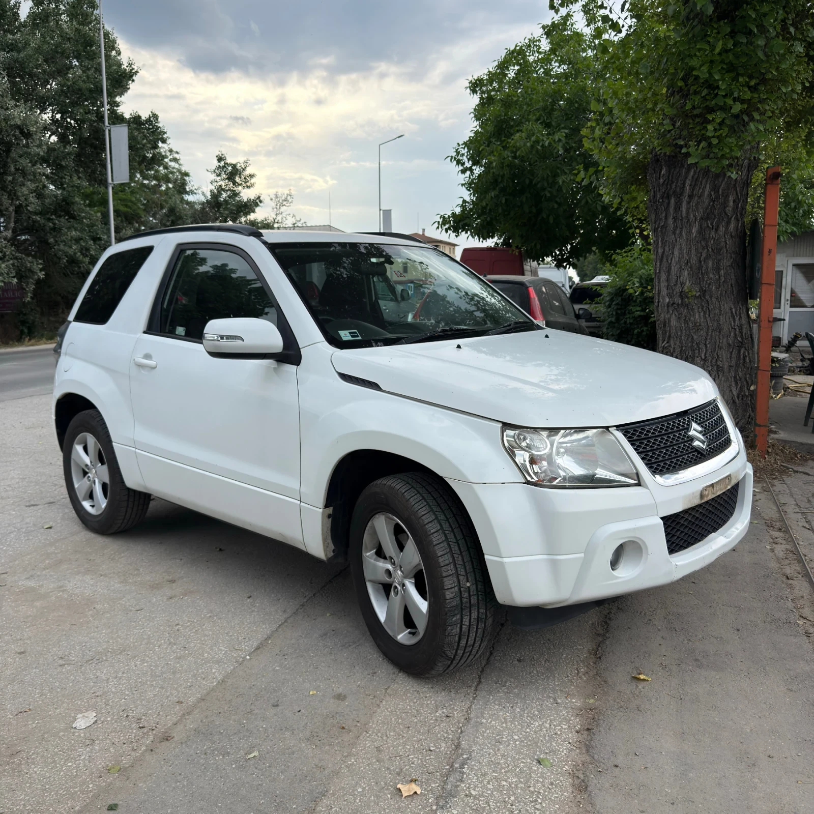 Suzuki Grand vitara 1.6i, снимка 2 - Автомобили и джипове - 55010300