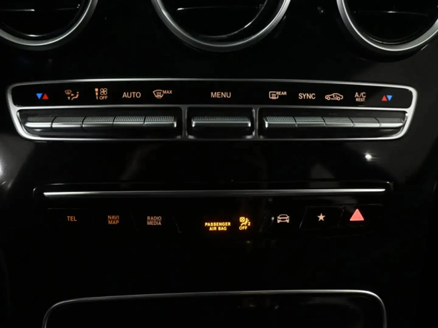 Mercedes-Benz GLC 300 ЦЕНА ДО БЪЛГАРИЯ РЕГИСТРАЦИЯ & АВТОКРЕДИТ, снимка 13 - Автомобили и джипове - 55301309
