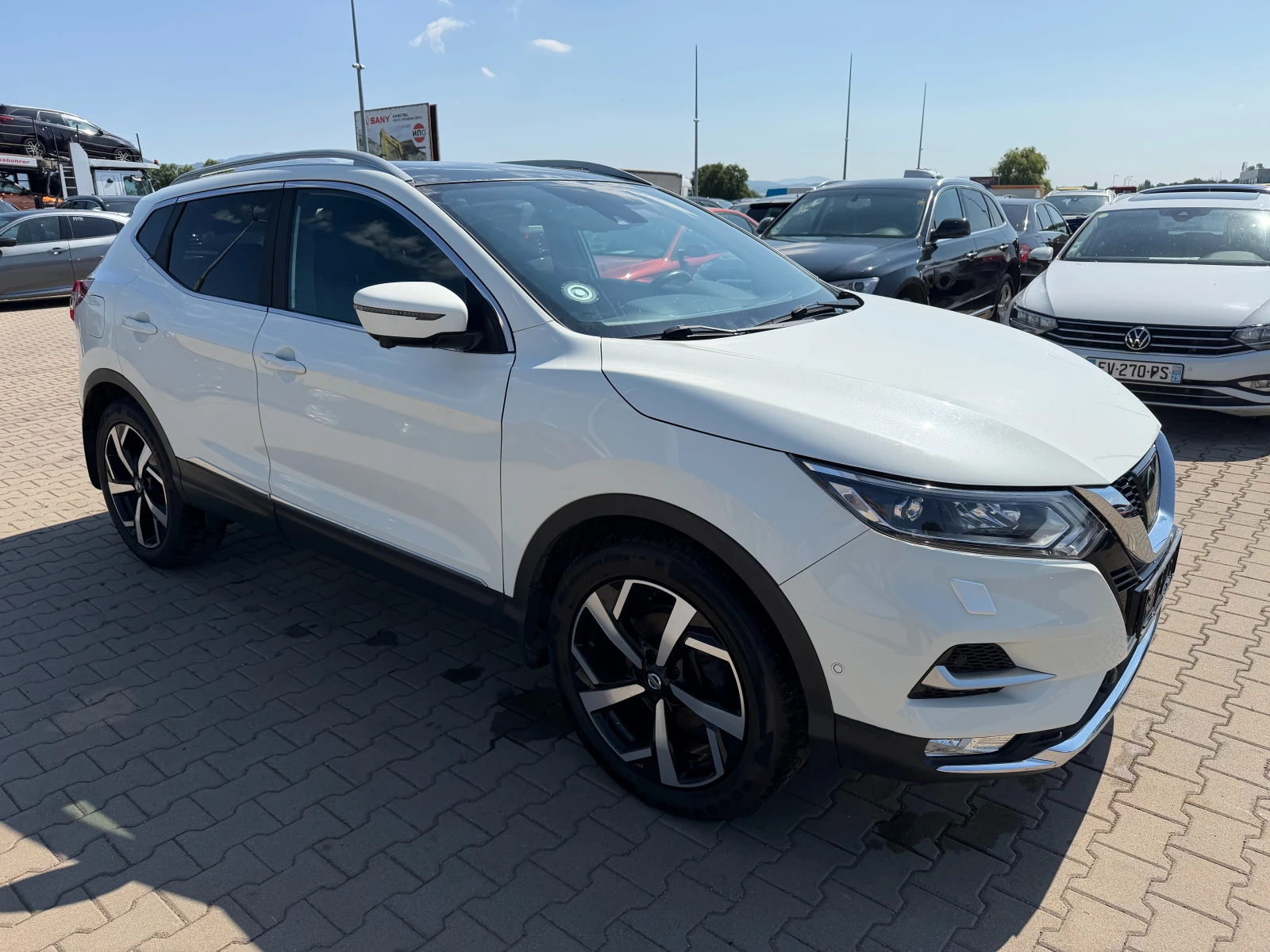 Nissan Qashqai 1.2i AVTOMAT/NAVI/KOJA/PANORAMA/FULL EURO 6, снимка 4 - Автомобили и джипове - 55361751