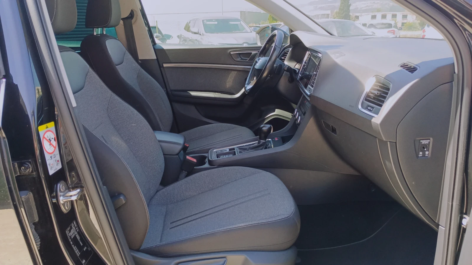 Seat Ateca 2.0TDI/NAVI/Distronic/Car play , снимка 12 - Автомобили и джипове - 55486246