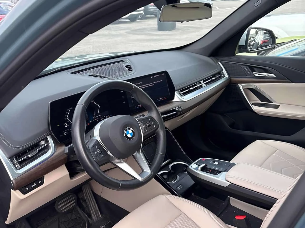 BMW X1 * xDrive28i * АВТОКРЕДИТ БЕЗ ПЪРВОНАЧАЛНА ВНОСКА* , снимка 3 - Автомобили и джипове - 55575915