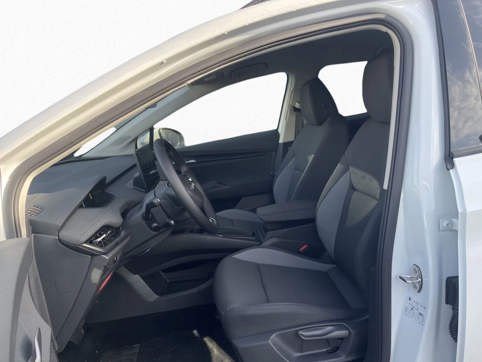 Skoda Elroq TOUR50/170HP/CAM/ACC/CPLAY/KLESS/NAVI/720q | Mobile.bg � ����������� 6