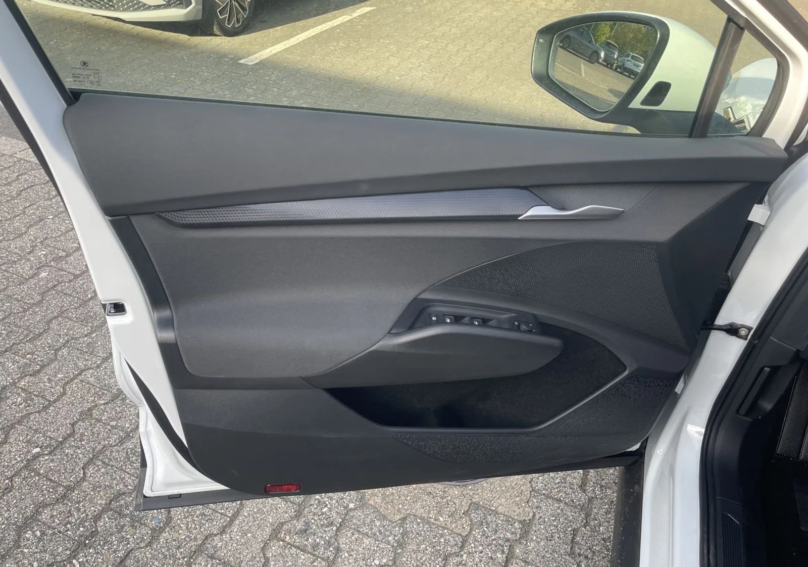 Skoda Elroq TOUR50/170HP/CAM/ACC/CPLAY/KLESS/NAVI/720q | Mobile.bg � ����������� 11