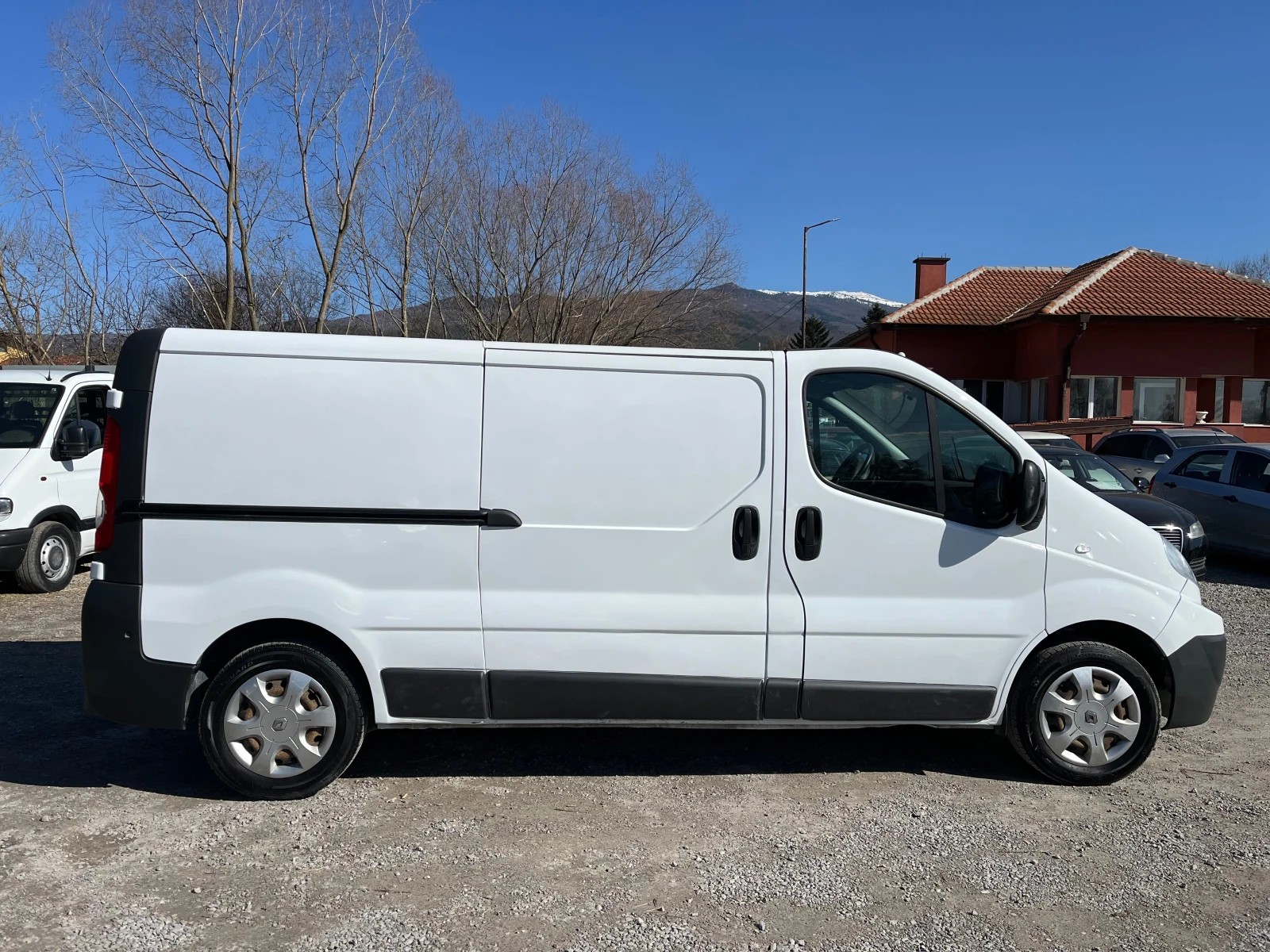 Renault Trafic 2.0DCI - изображение 7