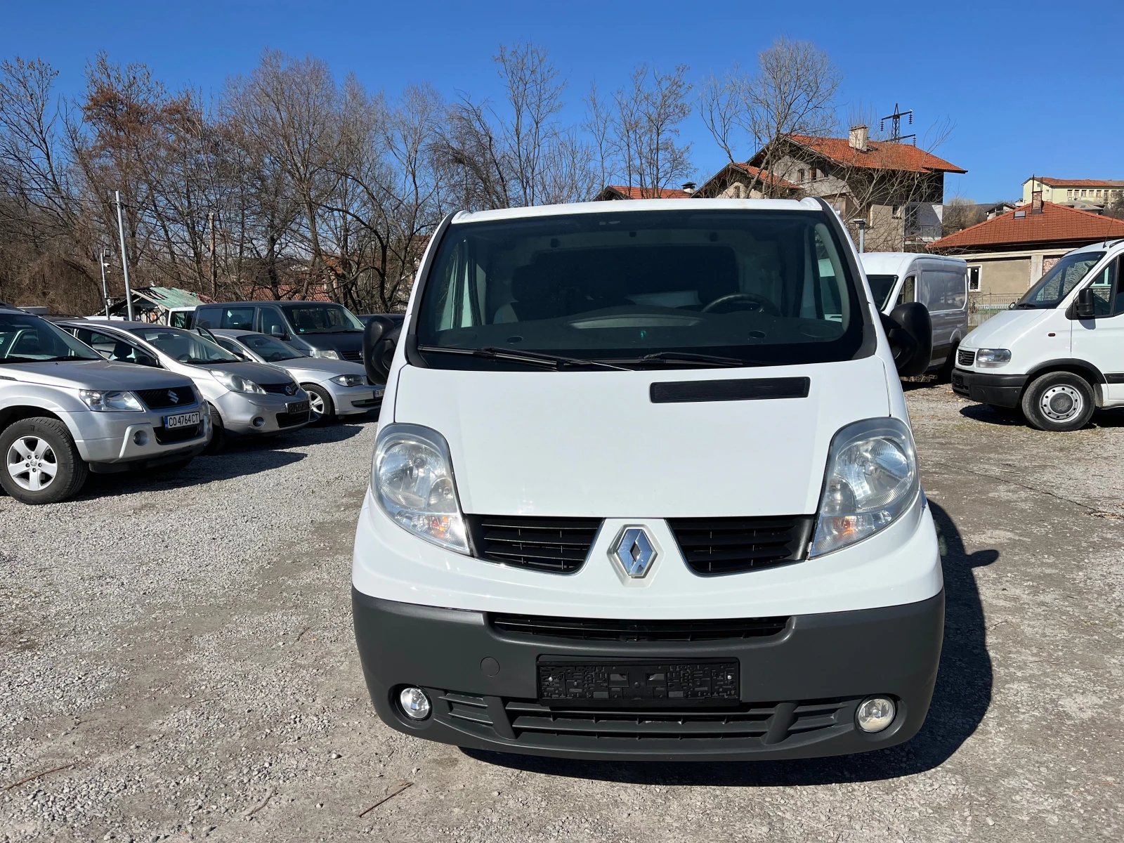 Renault Trafic 2.0DCI - изображение 2