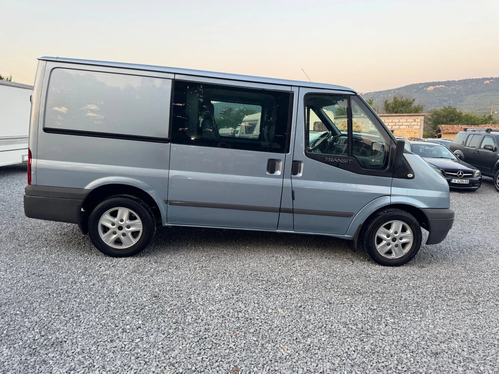 Ford Transit 2.2dti КЛИМАТИК 6-места 198хл.км - изображение 2