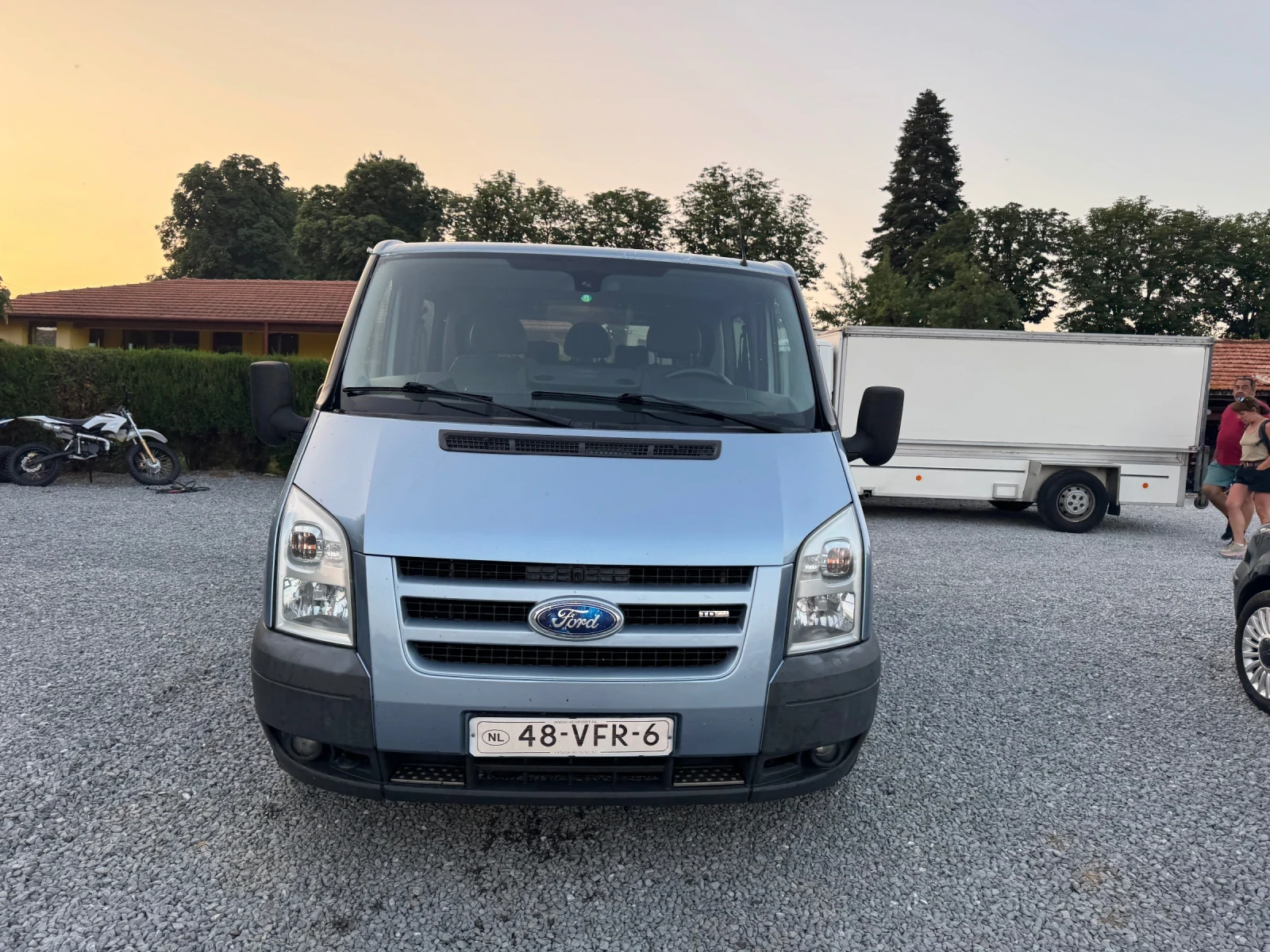 Ford Transit 2.2dti КЛИМАТИК 6-места 198хл.км - изображение 4