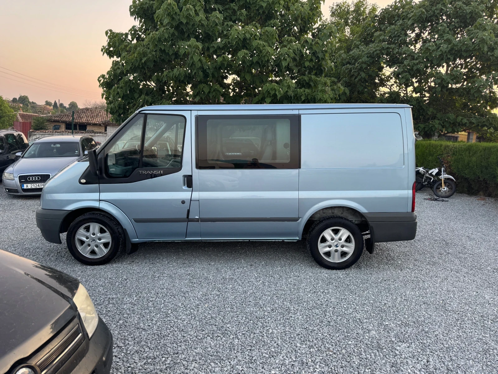 Ford Transit 2.2dti КЛИМАТИК 6-места 198хл.км - изображение 8