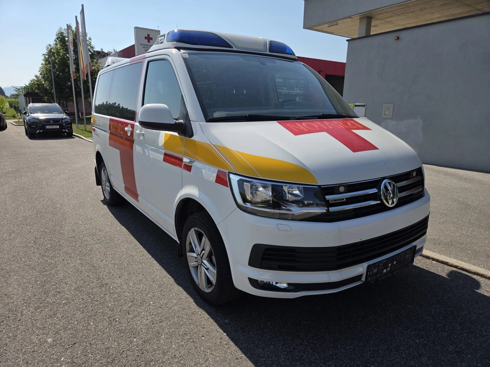 VW Multivan 2.0, 206k.s, 4х4, KOMFORTLINE, снимка 13 - Бусове и автобуси - 55602997
