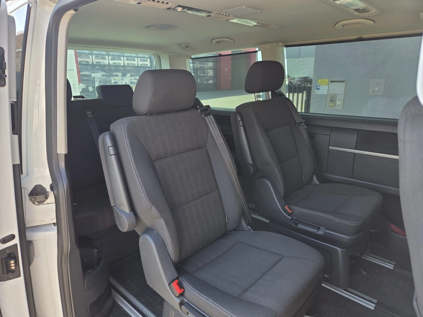 VW Multivan 2.0, 206k.s, 4х4, KOMFORTLINE, снимка 15 - Бусове и автобуси - 55602997
